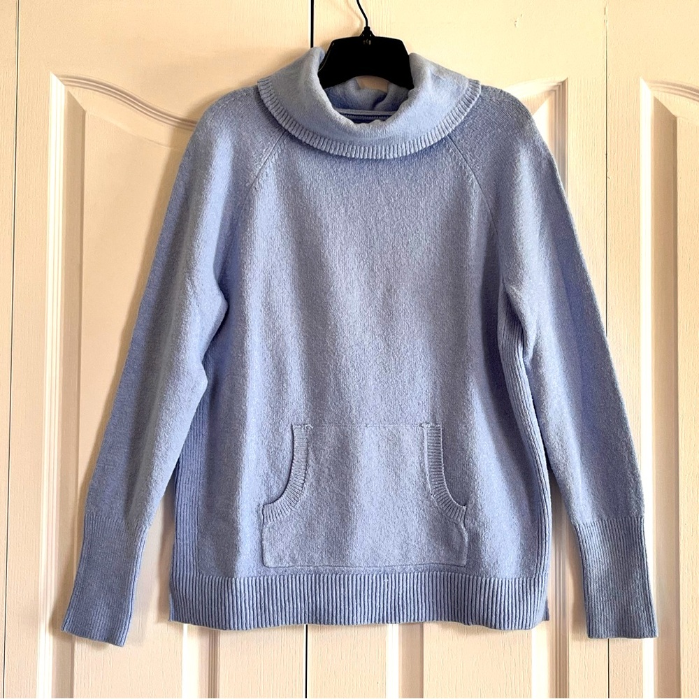 LOFT light blue turtleneck sweater M